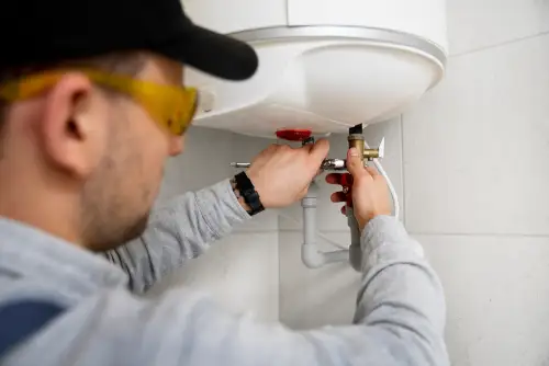 worker-r (1) Water Heater service
